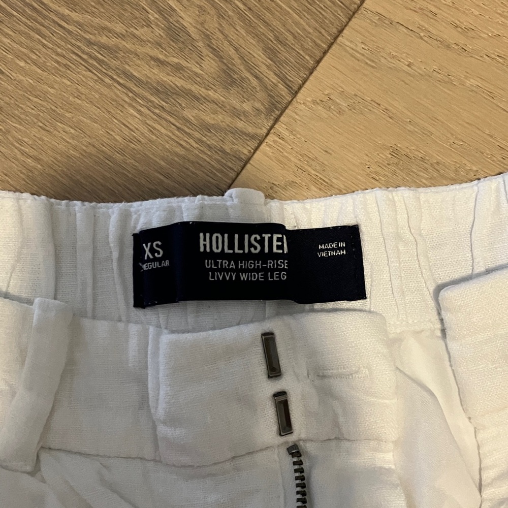 Hollister Ultra High-Rise White Wide Leg Pants - Picture 3 of 5